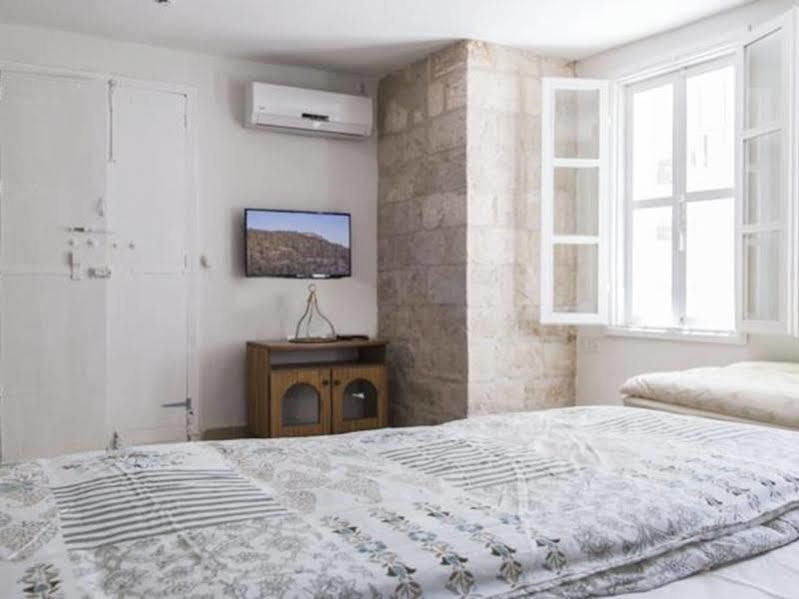 Alexandra House Hotel Nazareth Bagian luar foto